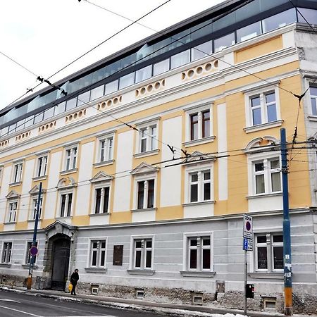 Modern & Historic Apartment Bratislava Exterior photo